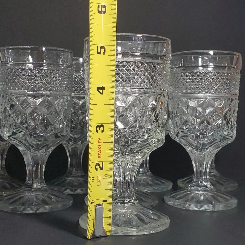 Set of 8 ANCHOR HOCKING Wexford Claret Wine Stemmed Glasses Vintage Drinkware